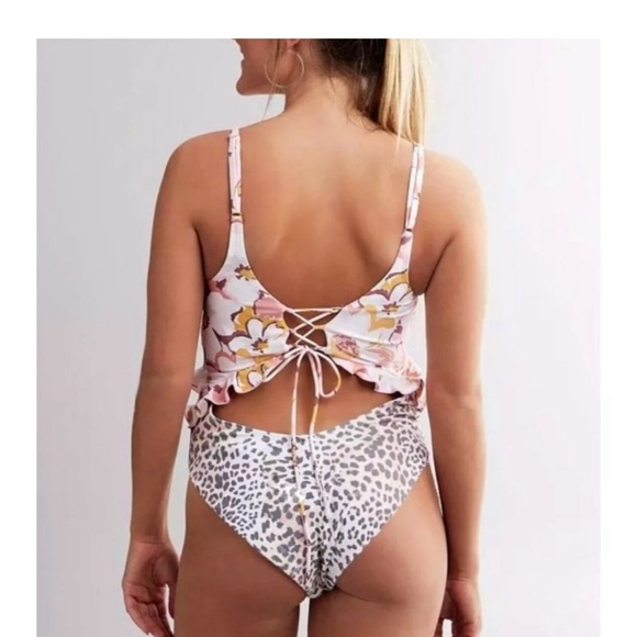 Power 2 The Flower Carly One Piece Swimsuit Size Small - Picture 2 of 7